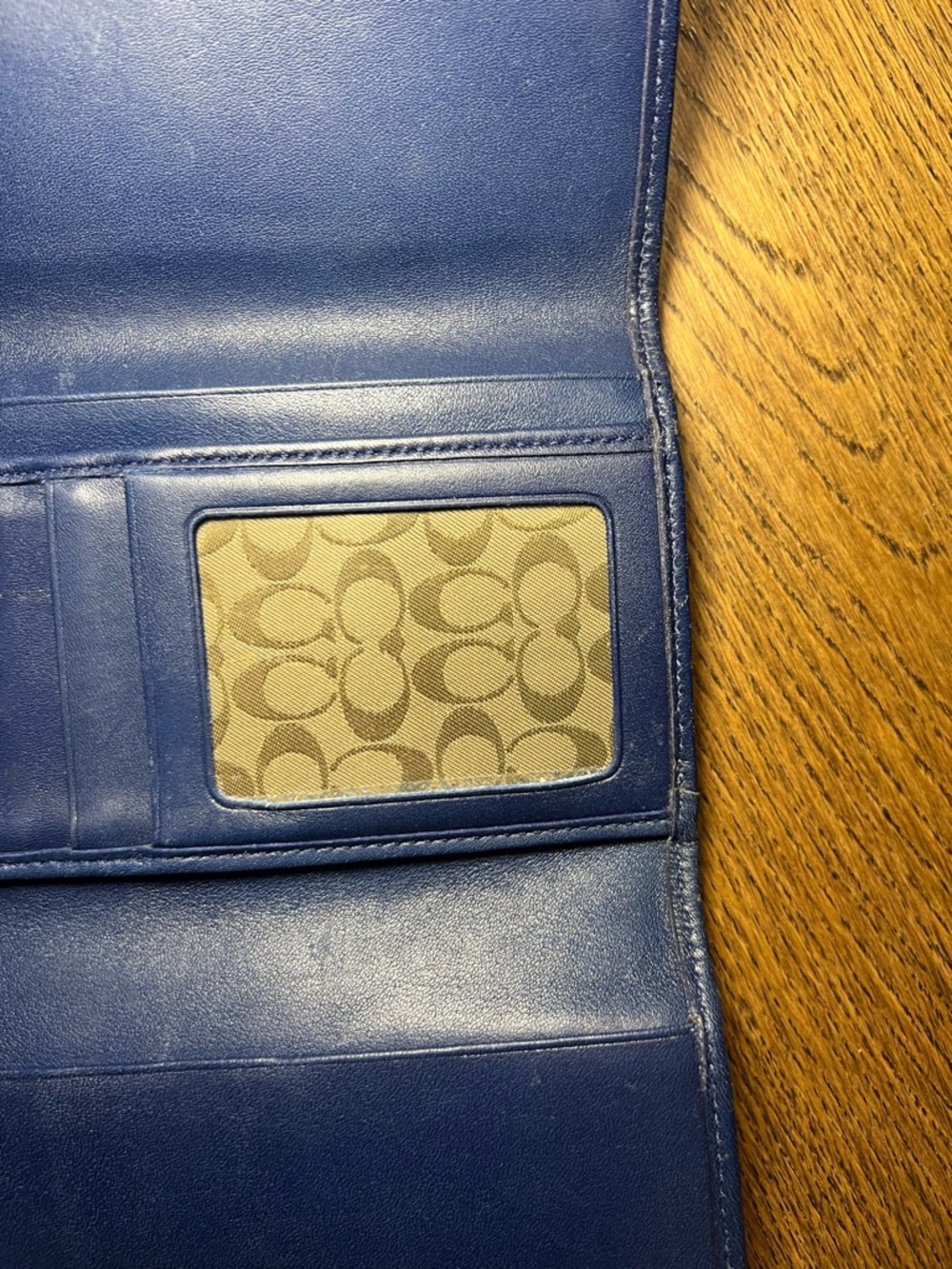 Vintage Coach leather Hamilton trifold wallet, navy blue - Picture 3 of 14